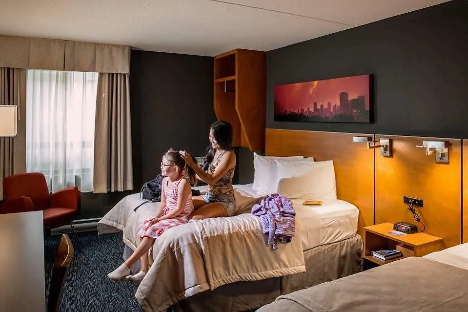 Travelodge By Wyndham Edmonton West